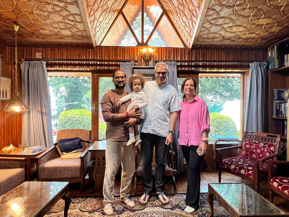 ritikahandoo's tweet image. It was a pleasure meeting the honourable CM @OmarAbdullah. Thank you for a wonderful time and insightful conversation.