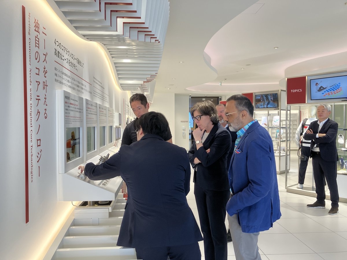 We were honored to welcome Dr. Jaikirshan Khatri and Dr. Margaret McEntegart to our global headquarters of #ASAHIINTECC. We truly appreciate the valuable insights they shared regarding our products. Thank you for the thoughtful discussions and continued collaboration.