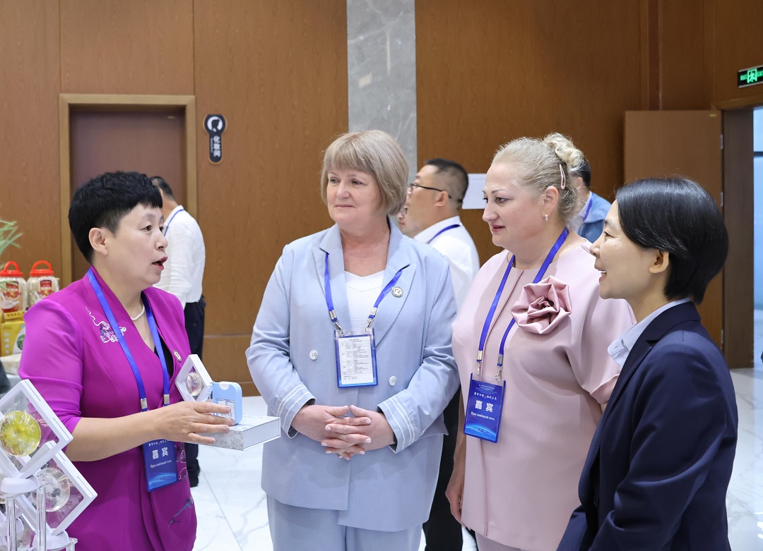 JilinChina's tweet photo. 🌾Discover how China and #Russia are teaming up to turn frozen fields into fertile futures with winter rye innovation in #Jilin!
📑 Click the link and see how science is reshaping cold-region #agriculture. https://t.co/jaw4ovrTis #MadeInJilin #crops #food https://t.co/pu2RcRK4NN