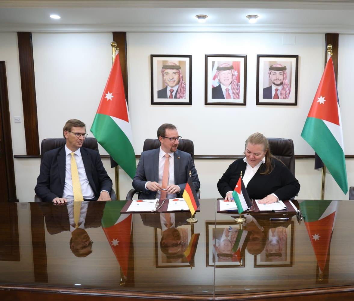 Ministry of Planning and International Cooperation (@mopic_jordan) on Twitter photo @MOPICJordan signed a €35m grant with <a href="/KfW/">KfW Bankengruppe</a> to implement “Employment through Local Entrepreneurship” project, aimed at supporting #MSMEs, enhancing access to finance, and promoting #women's_economic_empowerment in line with #EconomicModernizationVision. #Jordan #KfW @MOPICJordan signed a €35m grant with <a href="/KfW/">KfW Bankengruppe</a> to implement “Employment through Local Entrepreneurship” project, aimed at supporting #MSMEs, enhancing access to finance, and promoting #women's_economic_empowerment in line with #EconomicModernizationVision. #Jordan #KfW