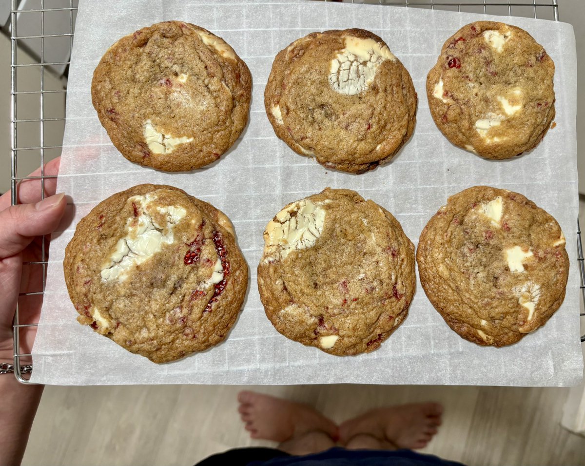 raspberry white chocolate cookies!