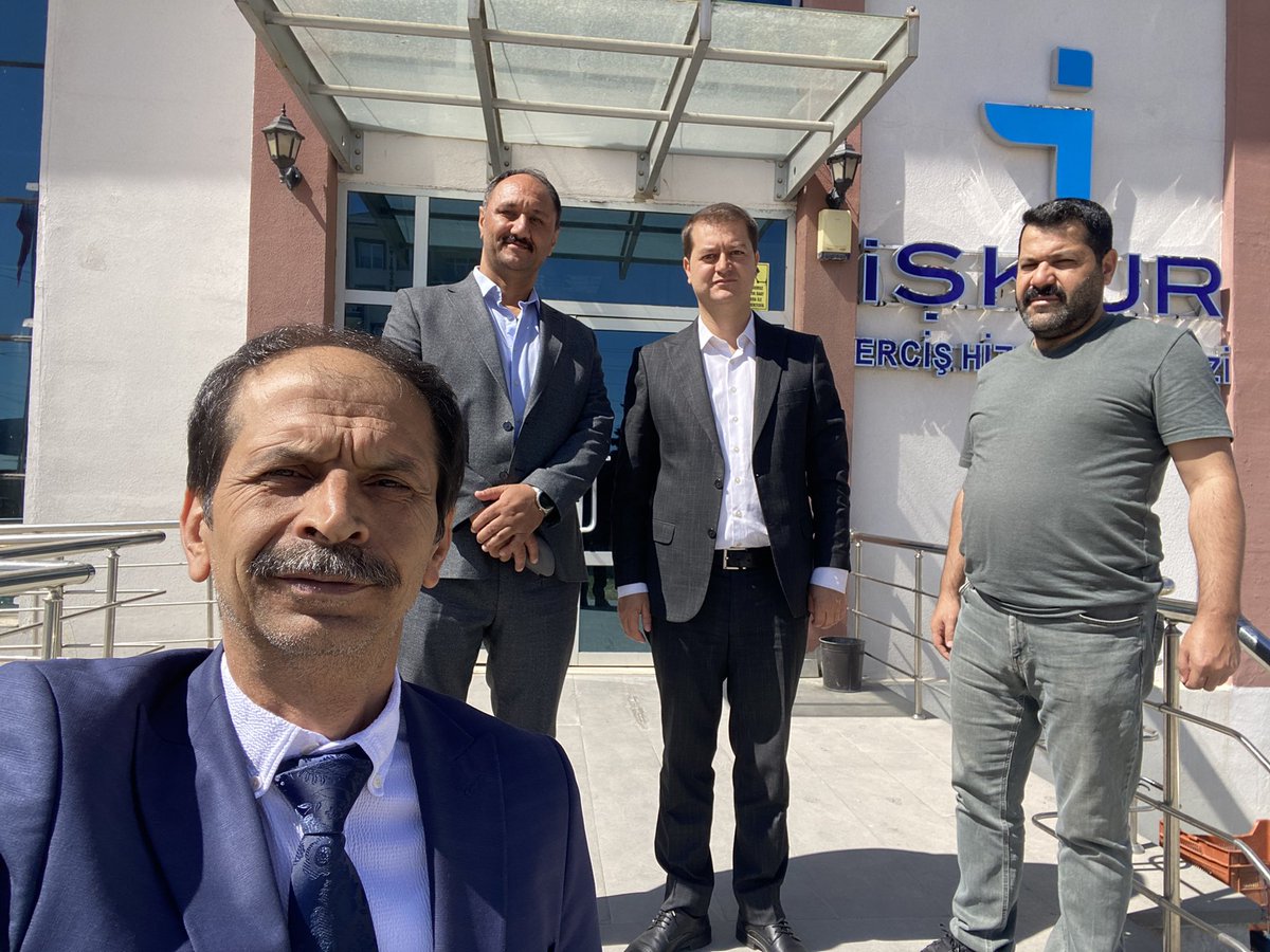 Çalışan hakları ve güvenliği için  yaptığımız ziyaretler kapsamında Van Erciş Sosyal  Güvenlik ilçe müdürümüz Değerli yöneticimiz (<a href="/mzbedir/">Muhammed Zeki BEDİR</a>) Muhammed Zeki Bedir  Beyi ziyaret ettik.
Ercişe değer katan yöneticilerimizden olan müdürümüz çalışma alanında tüm konulara vakıf.
İş