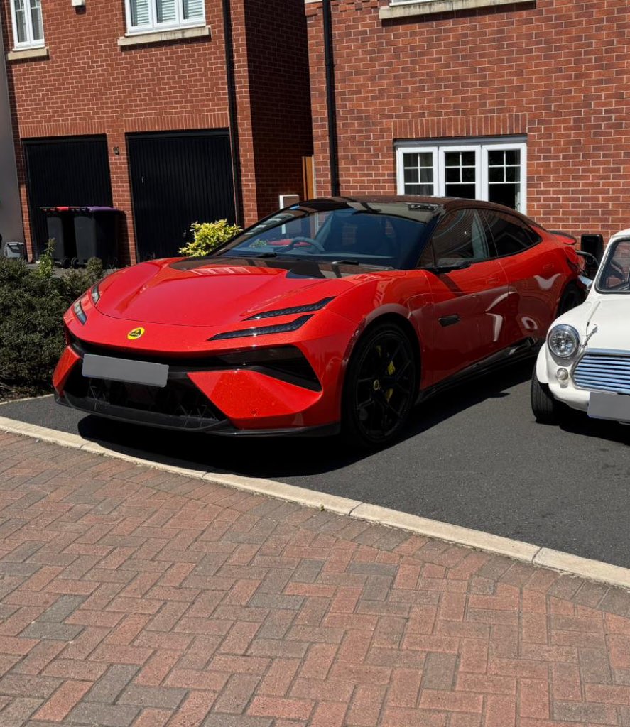 Lotus Emeya R 675kW (950? BHP) - Warp Speed..!!!! 👀😮‍💨