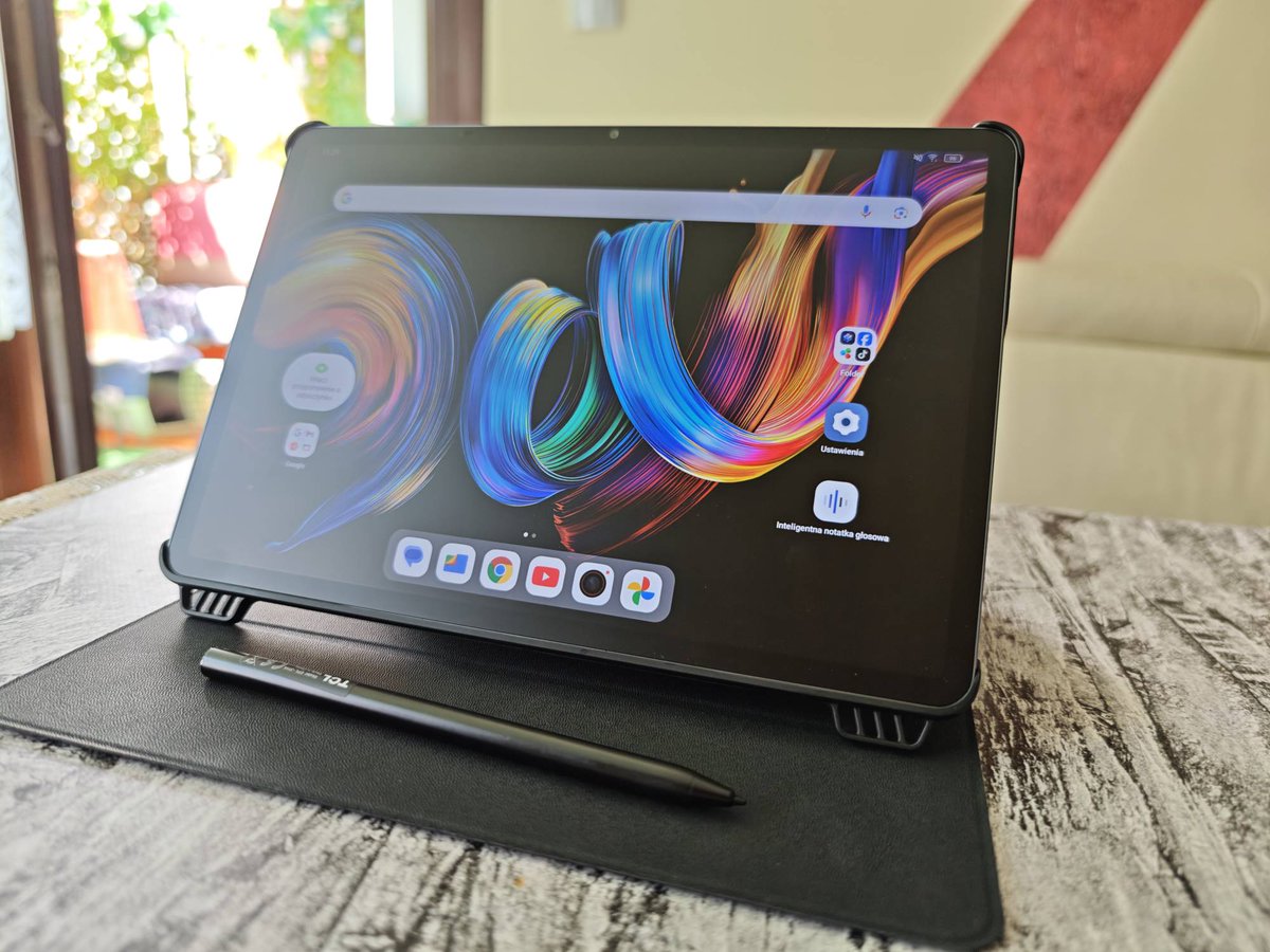 TECHNOSenior1's tweet image. ✍️W dobie cyfrowego przeładowania nasze oczy potrzebują więcej troski niż kiedykolwiek wcześniej. Czy długie godziny przed ekranem muszą oznaczać zmęczony wzrok i bóle głowy? #TCLNXTPAPER11Plus udowadnia, że nie. Czy warto? 
@TCL_Global 
#własnytest
techno-senior.com/2025/06/19/%e2…