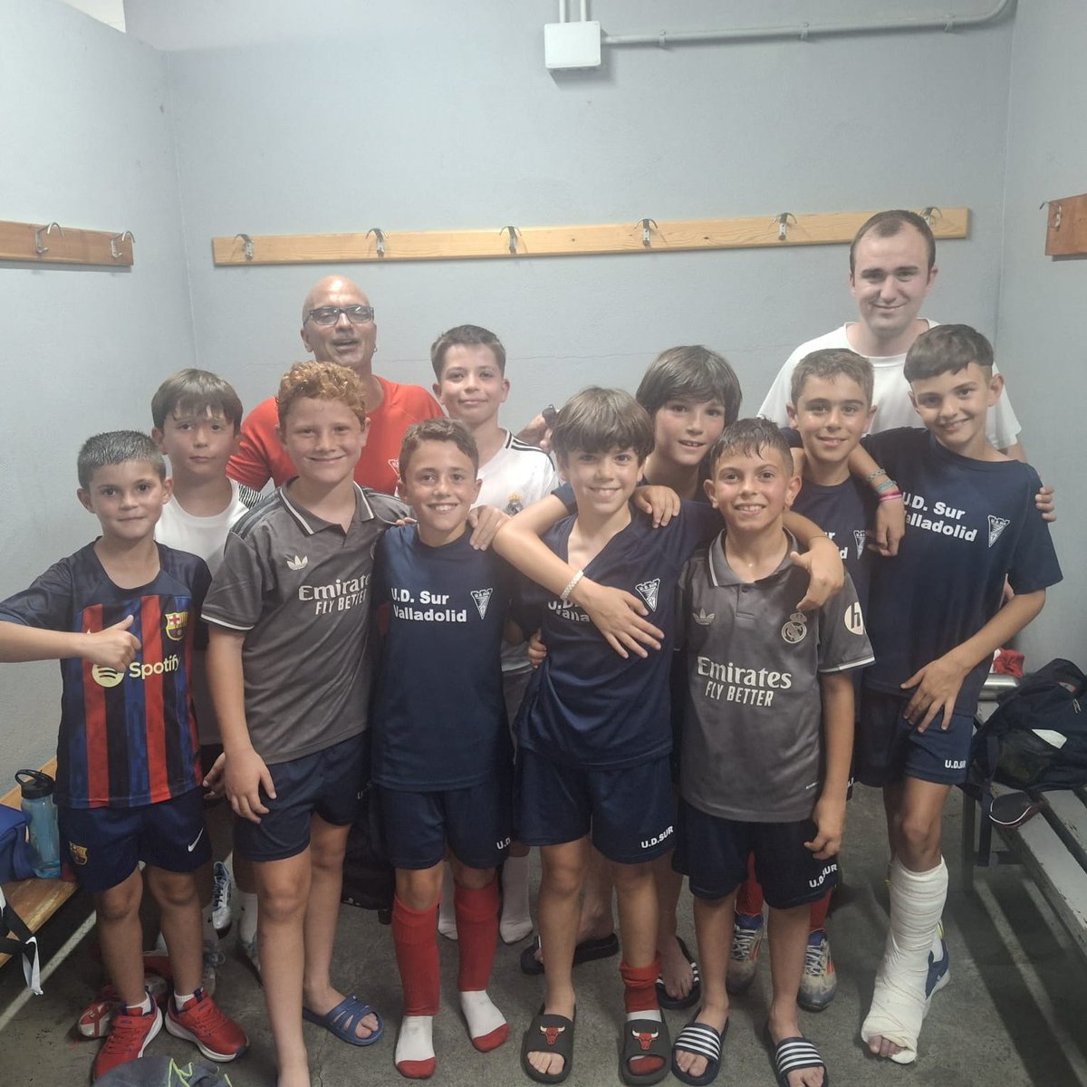 Miguel, jugador de nuestro Benjamín A, ha sido fichado por el <a href="/RVcantera/">Cantera Real Valladolid</a> y sus compañeros han querido realizarle una pequeña despedida. Le deseamos la mejor de las suertes a Miguel en esta nueva etapa y sabes que la <a href="/UDSurVa/">U.D Sur Valladolid</a> siempre será tu casa.