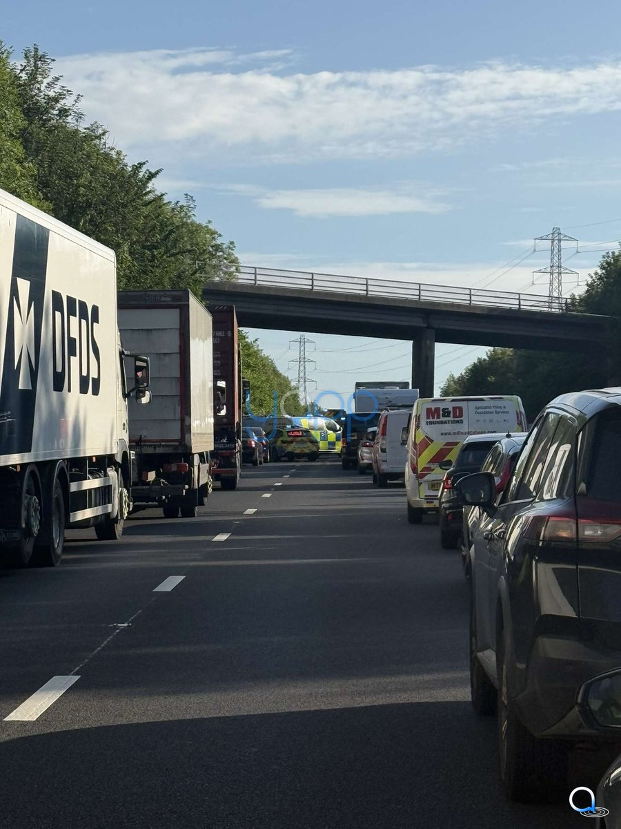YappAppLtd's tweet photo. 🚨LIVE: Serious Collision Closes the A64 in Both Directions
The #A64 has been closed both ways between the #A169 and the #B1248 near #Malton in #NothYorkshire following a serious multiple vehicle collision.
All emergency services are working at the scene with @NYorksPolice leading the response. https://t.co/Tmn0Kk3plV