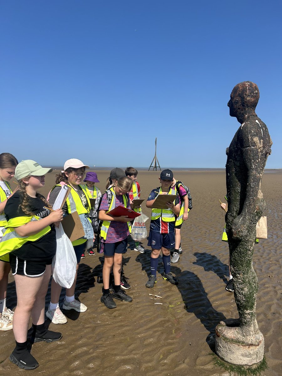 Y5Redgate's tweet image. A beautiful morning to be at Cosby beach with the @IronMenCrosby thinking about who number 14 is and where he came from. ☀️ 🌊 💙#RCPEnglish #RCPArt #LearningoutsideTheClassroom