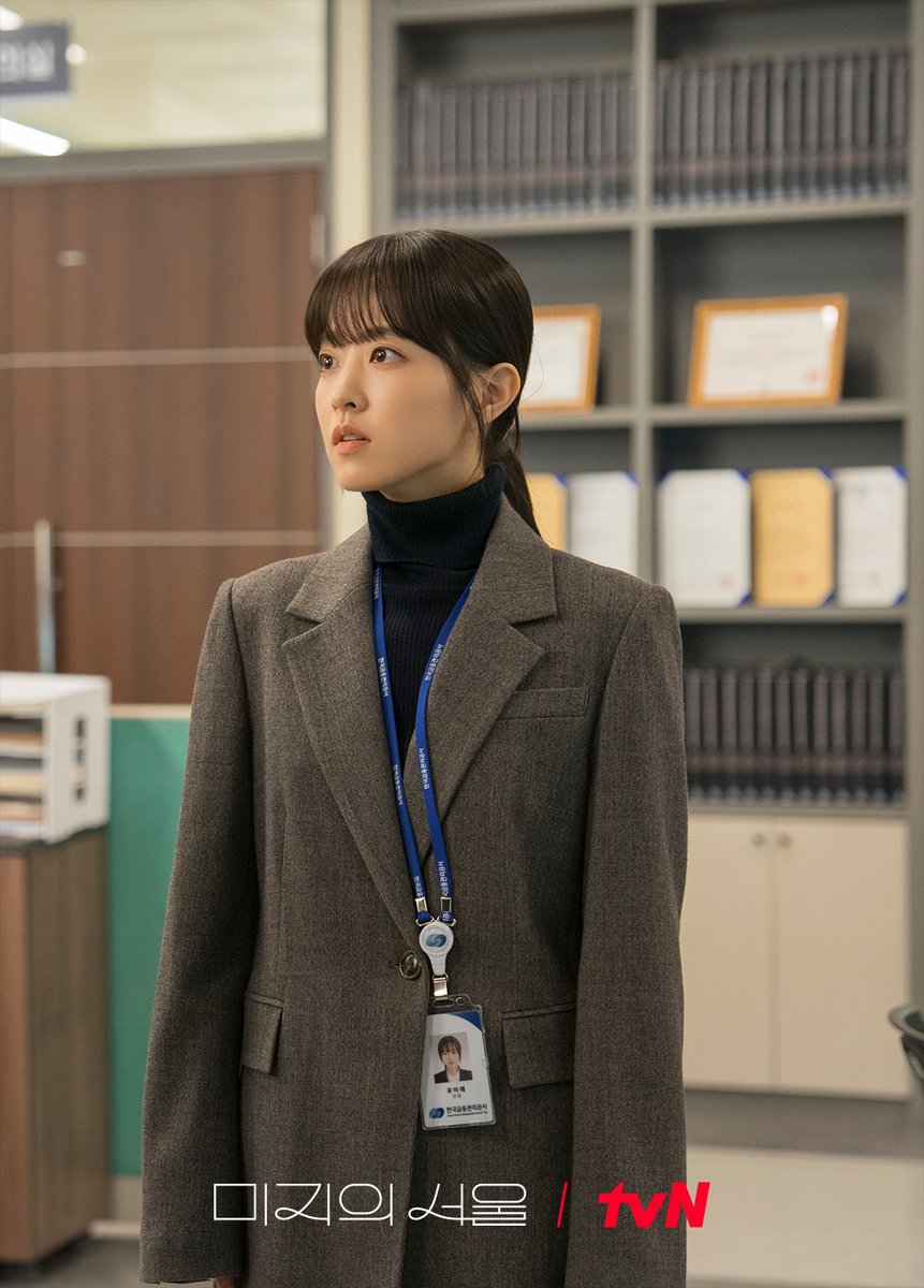 CJnDrama's tweet photo. 미지X미래 인생 체인지에 엮인
아직 풀리지 않은 비밀들🔐
이번 주도 많관부!⭐

[토일] 밤 9:20 방송 | tvN
#같이달려tvN #미지의서울 #OurUnwrittenSeoul https://t.co/noTS4k4hMH