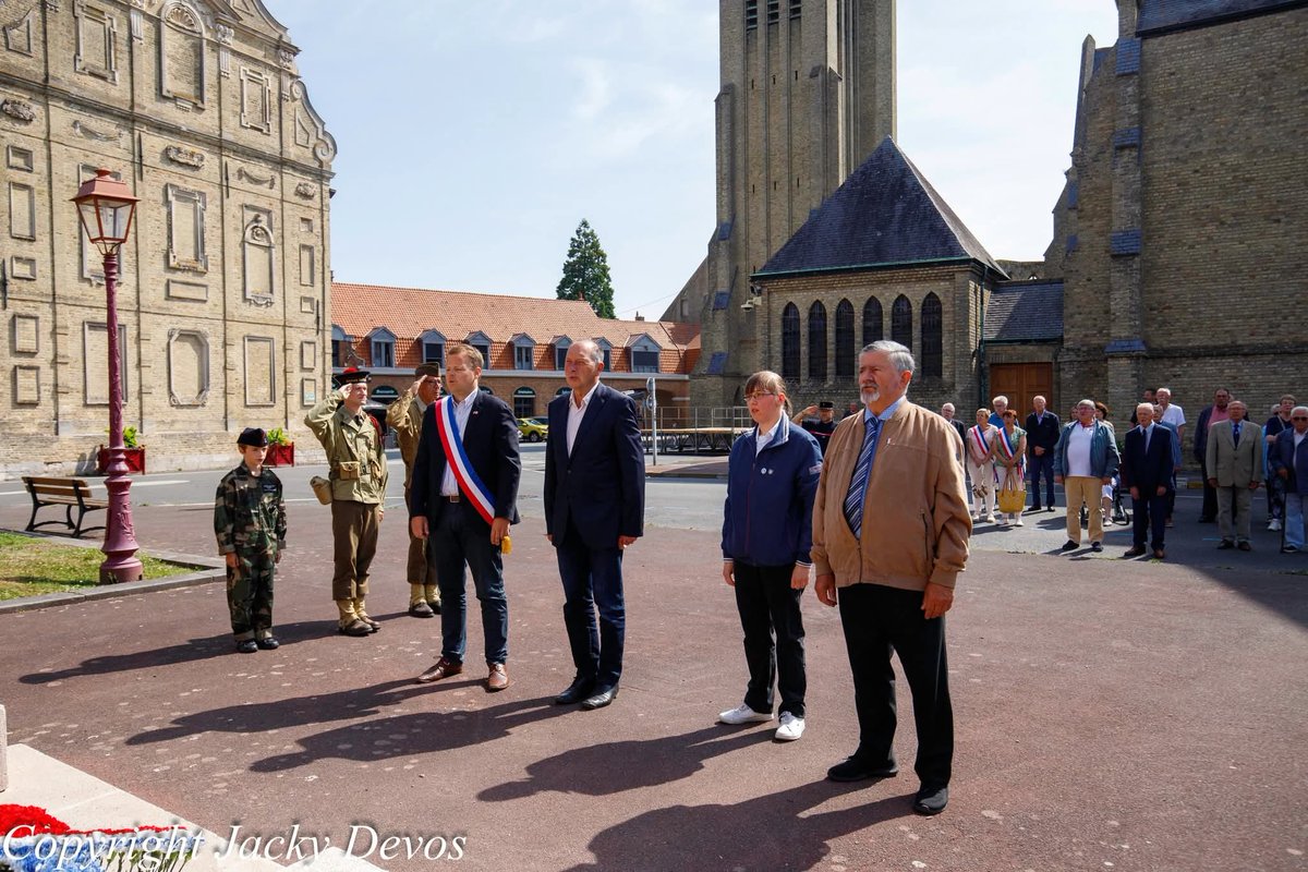 🇨🇵L'Appel du 18 juin est un acte sacré, de rédemption du pays
Honneur et plaisir de le célébrer par une belle cérémonie avec mes amis le Maire de #Bergues <a href="/pltronquoy/">Tronquoy Paul-Loup</a> et mon suppléant au <a href="/departement59/">Département du Nord</a> maire de Socx Alexandre Rommelaere
🇨🇵Vive la France,  libre et indépendante !