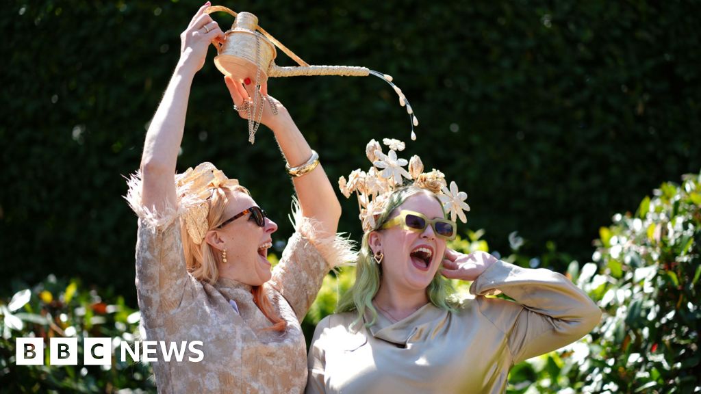 In pictures: Sun continues to shine on Royal Ascot: About 250,000 people are expected to attend Royal Ascot before it finishes on Saturday. dlvr.it/TLRXXJ