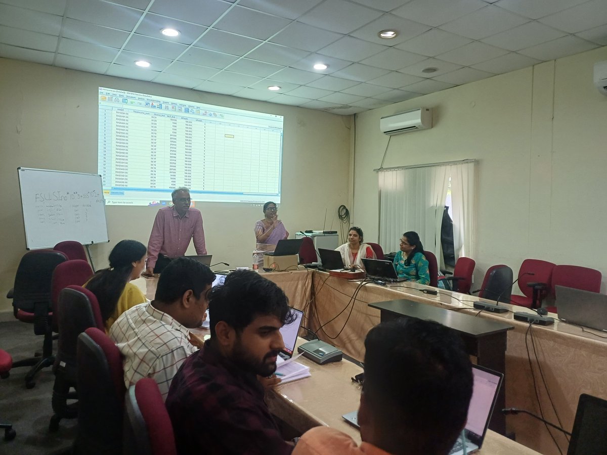 cessicssr's tweet photo. Division for Graduate Studies (DGS) at the Centre for Economic and Social Studies (CESS) organized a ten-day SPSS/STATA and Qualitative Data Analysis workshop from 9th to 18th June 2025. A total of 30 scholars from various universities across India participated in the workshop. https://t.co/y3Jv74xn7N