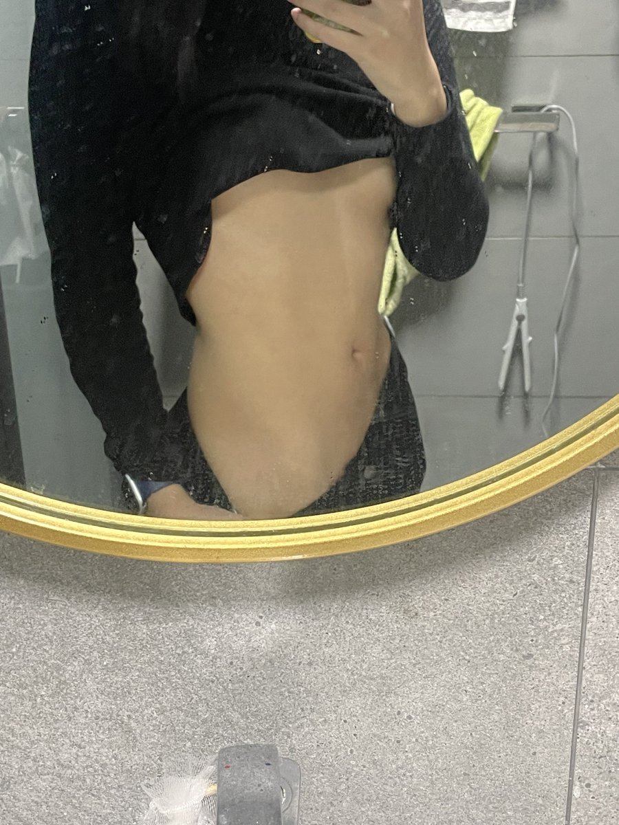 essemyk520's tweet photo. #wlw #le #想吃麦当劳 
肚子疼可以帮我检查一下吗 https://t.co/GLup3poFmA