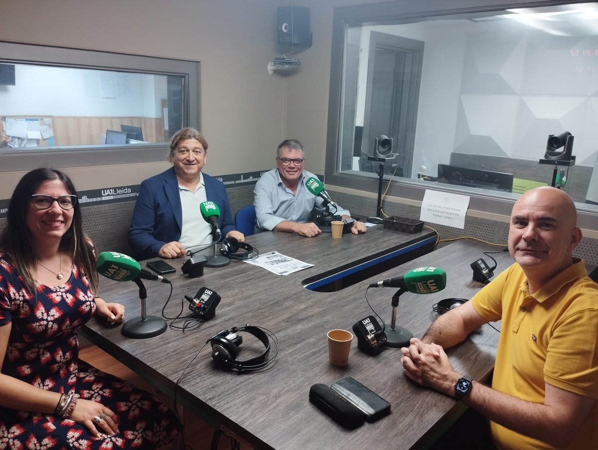UA1 Lleida Ràdio (@ua1fm) on Twitter photo Tertúlia de municipis amb <a href="/paco197036/">Carles Palau 🎗</a>, alcalde de Bell-lloc per <a href="/ERCfedLleida/">Federació ERC Lleida</a>; <a href="/lorena_blg/">Lorena González</a>, alcaldessa de Balaguer pel <a href="/psccomlleida/">PSC Comarques Lleida</a>; Joan Simeón regidor del <a href="/MollerussaPp/">PPMollerussa</a>; i <a href="/DavidMasot1/">David Masot</a>, alcalde de Maials per <a href="/Junts_Impulsem/">Junts Impulsem Lleida</a>
📻 Segueix-la al 104.5FM i a ua1.cat Tertúlia de municipis amb <a href="/paco197036/">Carles Palau 🎗</a>, alcalde de Bell-lloc per <a href="/ERCfedLleida/">Federació ERC Lleida</a>; <a href="/lorena_blg/">Lorena González</a>, alcaldessa de Balaguer pel <a href="/psccomlleida/">PSC Comarques Lleida</a>; Joan Simeón regidor del <a href="/MollerussaPp/">PPMollerussa</a>; i <a href="/DavidMasot1/">David Masot</a>, alcalde de Maials per <a href="/Junts_Impulsem/">Junts Impulsem Lleida</a>
📻 Segueix-la al 104.5FM i a ua1.cat