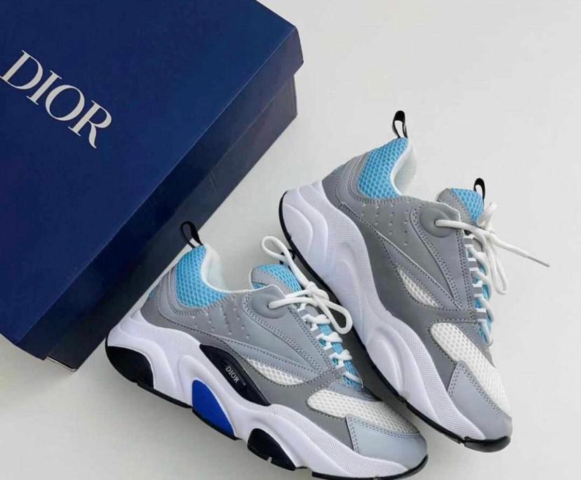 Sneakers 👟 (@sneakersfandom) on Twitter photo 