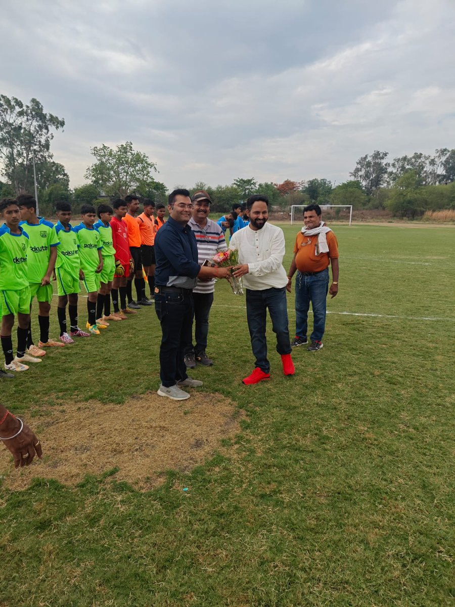 MPFAJABALPUR's tweet photo. M.P. Junior Boys Inter District Football Tournament Group B 2025-26 held at Itarsi stated with a good note with matches held smoothly. On Opening day two matches held with DFA Morena play a draw against DFA Dhar and DFA Bhopal winning the second match by 5-0 against DFA Neemuch. https://t.co/simsHhi6uF