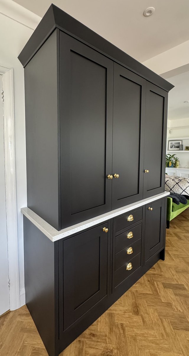 Creative Chic Specialist Kitchen cabinet Painter tweet media