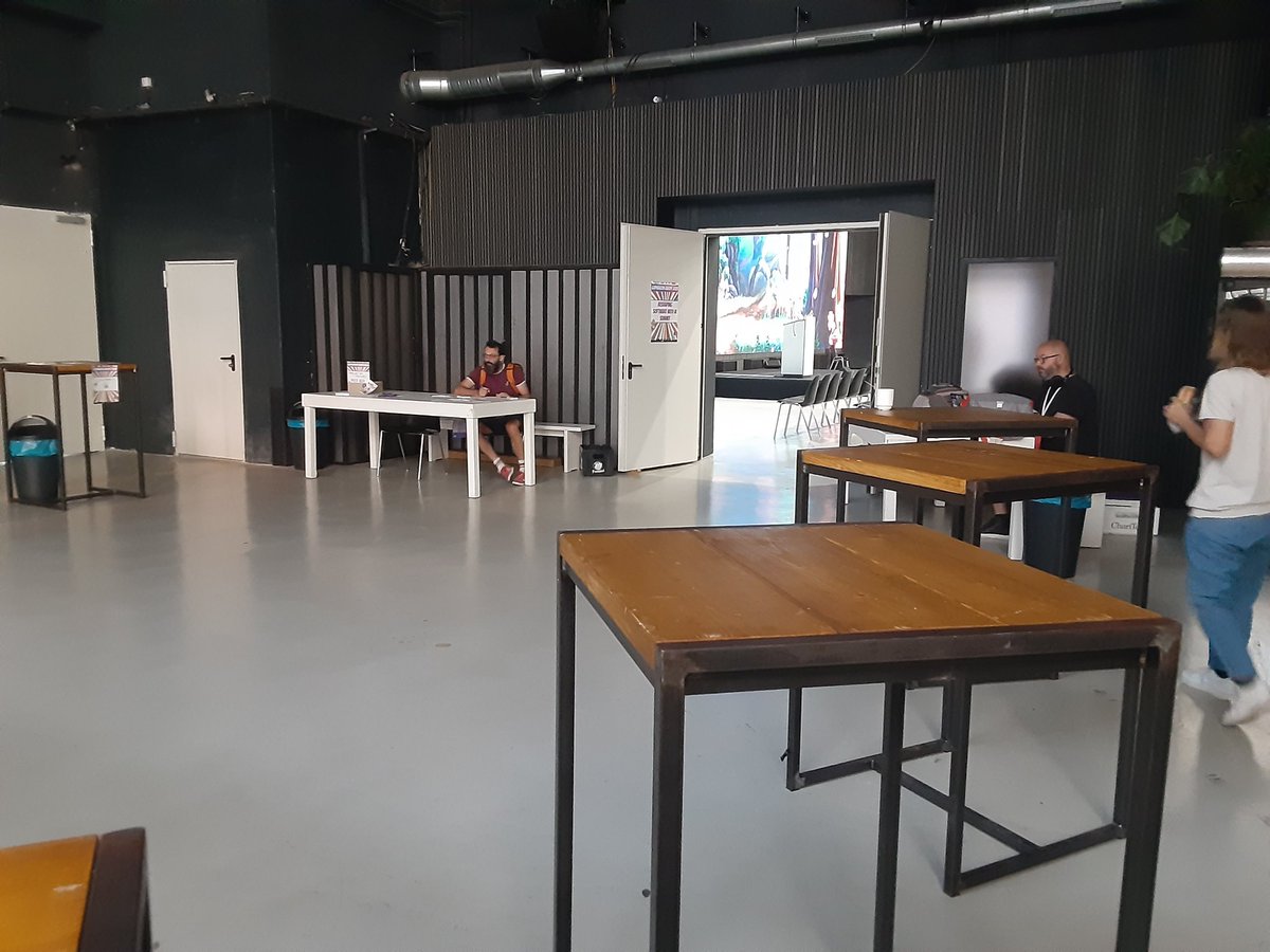 Day 4. A bit early, but where's all the people??
#gopherconeu #heyai