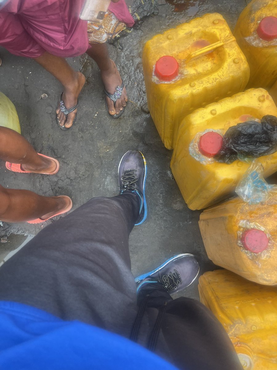 HamzaDelema's tweet image. Premium palm oil for export, storage &amp;amp; wholesale 🌍🛢️
✅ Pure &amp;amp; thick
✅ No additives
✅ Long shelf life
DM for bulk orders &amp;amp; partnership!
#PalmOil #ExportReady #WholesaleDeals #NaijaBiz