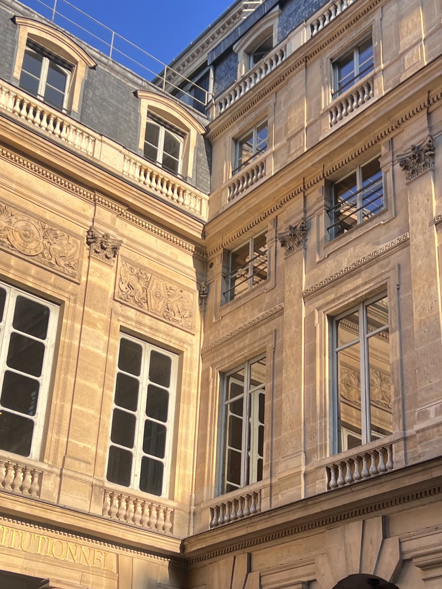 CDauberton's tweet photo. Paris 💫 https://t.co/5Kv5Jma6Lw