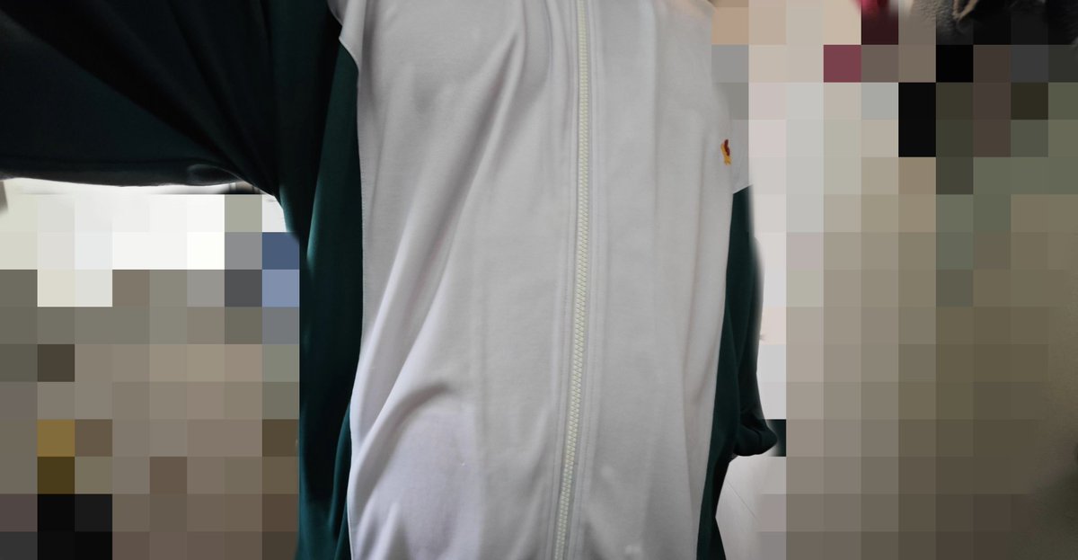 guess33733's tweet photo. 校服湿身#校服 https://t.co/Uco4yqCCtU