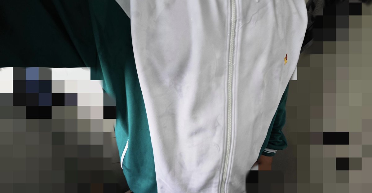 guess33733's tweet photo. 校服湿身#校服 https://t.co/Uco4yqCCtU