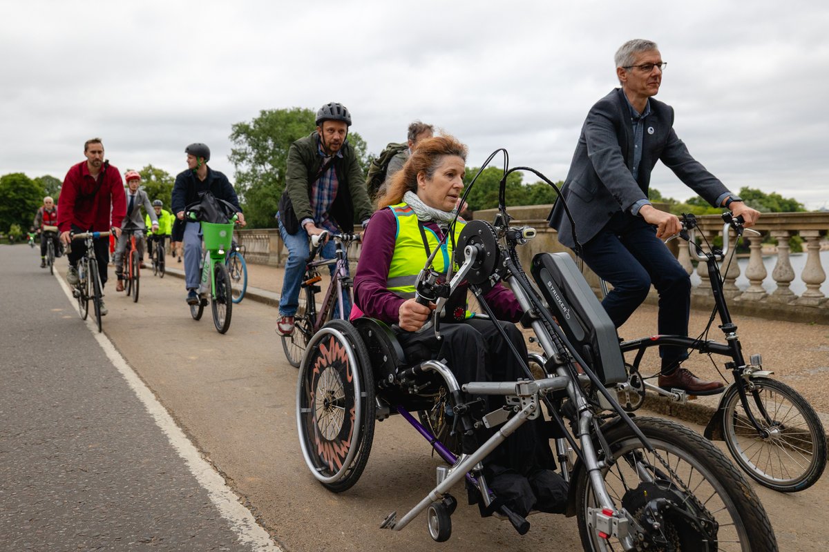 Dr Scott Arthur MP (Edinburgh South West) 🌍🌈🌹 (@drscottarthurmp) on Twitter photo 🚴♂️ Pedalling Progress in Parliament! 🚶♀️
Last week, I had the pleasure of joining the <a href="/APPGCW/">APPG for Cycling & Walking</a> 2025 Parliamentary Bike Ride - a brilliant way to kickstart the day and champion active travel!
We were led by Lillian Greenwood MP, Parliamentary Under-Secretary of State for the 🚴♂️ Pedalling Progress in Parliament! 🚶♀️
Last week, I had the pleasure of joining the <a href="/APPGCW/">APPG for Cycling & Walking</a> 2025 Parliamentary Bike Ride - a brilliant way to kickstart the day and champion active travel!
We were led by Lillian Greenwood MP, Parliamentary Under-Secretary of State for the