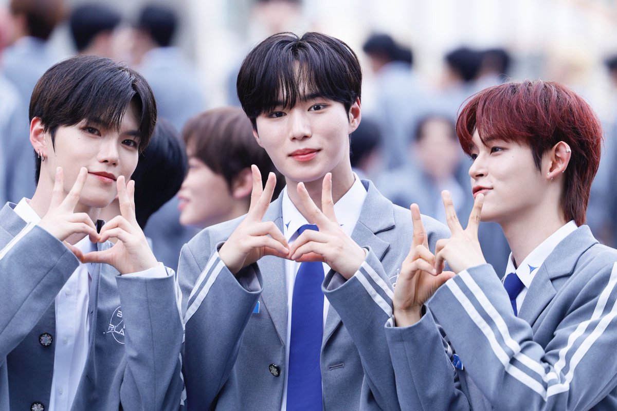 JusOneDay1120's tweet image. 250614 BOYS II PLANET OPEN STAGE
#κΉμ€μ #KIMJUNSEO
#μ‘°κ³ν #JOGYEHYEON #μμ #SEOWON
#μμμ΄ #WEi #λ² λ¦¬λ² λ¦¬ #VERIVERY #BOYS2PLANET #보μ΄μ¦2νλλ
#μ€λλ_μ€μλ₯Ό_κΌ_μμν΄