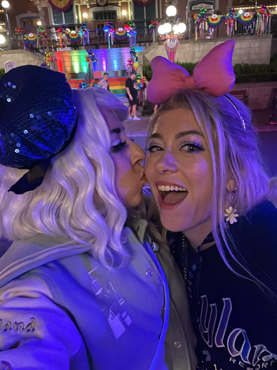 we had an amazing pride nite 🌈💗