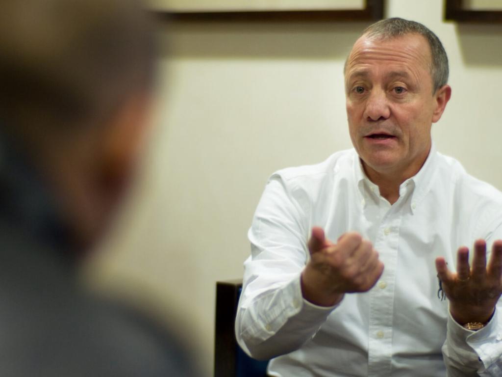 "Je suis Lyonnais, c’est ma ville. Je ne ferai jamais rien qui irait à l’encontre de l’institution OL."

"Comme je dis souvent, il faut bien se souvenir de ce qu’on vit en ce moment, parce que ça ne va pas durer aussi longtemps que le marché de Villefranche."  (2009) #Lacombe