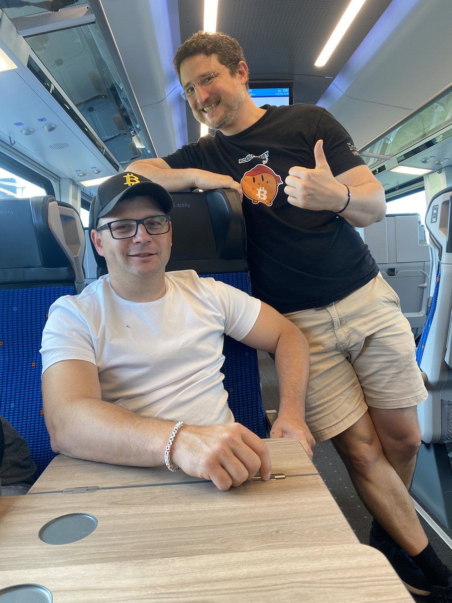 bitcoinerleben's tweet image. Auf dem Weg zur #BTCPrague mit @SatoshiBricks 🚄🧡
Freu mich riesig auf all die Begegnungen und den echten Bitcoin-Spirit! Wer ist noch da?

#Bitcoin #PlebLife #BitcoinErleben