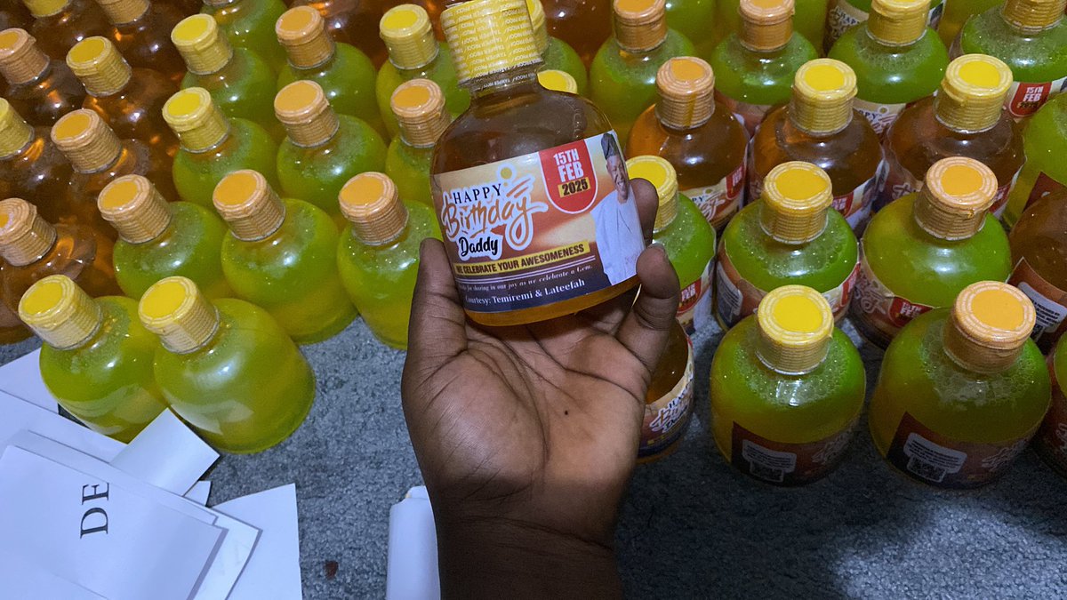 FOAMY_WORLD's tweet image. It’s Thursday, and we’re so grateful for the love we’ve been receiving! 🩵
Our homemade liquid soap always gets amazing feedback! 💧
Your home deserves this kind of freshness! 🧼

#ThankfulThursday #HomemadeWithLove