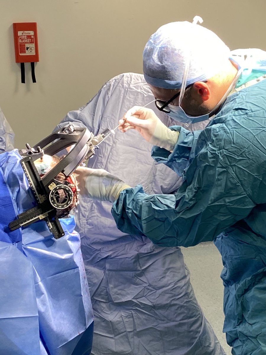 Boston Scientific Neuromodulation (EMEA) (@bscemea_neuro) on Twitter photo 🥇First commercial Vercise™ Cartesia™ X implant in EMEA at <a href="/SWLSTG/">South West London and St George's NHS</a> by Mr Pereira.
More precision. More possibilities.
It's time for Image Guided #DBS.
#Neuromodulation #DeepBrainStimulation #BSCEMEA 🥇First commercial Vercise™ Cartesia™ X implant in EMEA at <a href="/SWLSTG/">South West London and St George's NHS</a> by Mr Pereira.
More precision. More possibilities.
It's time for Image Guided #DBS.
#Neuromodulation #DeepBrainStimulation #BSCEMEA