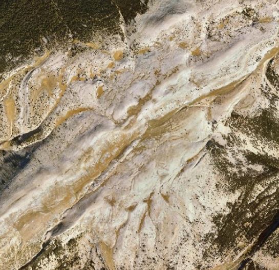 ICGCat's tweet photo. #OnSom
Així es veu, des de l'aire, el Pedró dels Quatre Batlles. El seu nom es refereix a la confluència de 4 municipis: Odèn, la Coma i la Pedra, Fígols i Alinyà i la Vansa i Fórnols

Coneguem i respectem l'entorn

Tot Catalunya👉https://t.co/sYudTw4jZt

@ccalturgell @CCSolsones https://t.co/zL2L9F7LQs