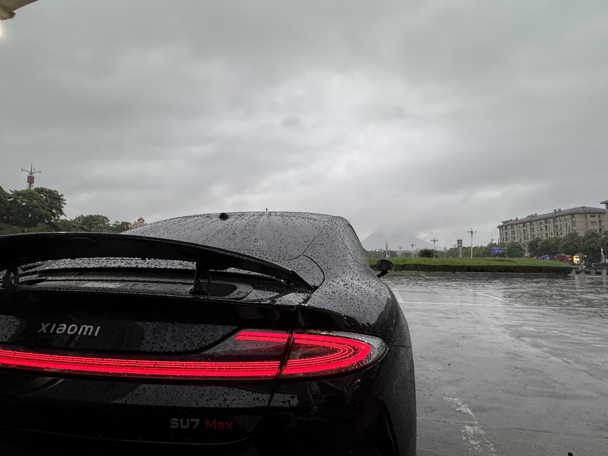 evil_guopang's tweet photo. 又是阴雨天☔️ https://t.co/dJh2cev8PA