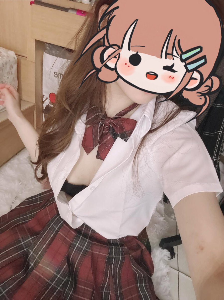 toplove2025's tweet photo. 有些衣服只能拍照穿
女人兩套衣服
一套用來拍照
一套用來日常
穿起來也是嫩嫩的
#少婦 #已婚 #人妻 #裝嫩 https://t.co/5RcjxsyN1i