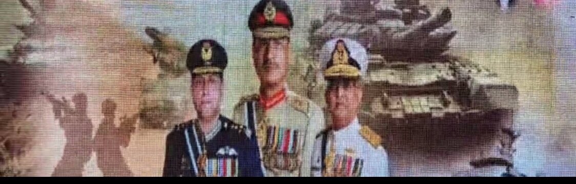Big win for Pakistan Field Marshal Asim Munir's meeting with <a href="/realDonaldTrump/">Donald J. Trump</a> marks a significant diplomatic milestone, showcasing successful diplomacy led by PM Shehbaz Sharif &amp; FM Ishaq Dar. Pakistan's global standing just got a major boost #PakistanUSRelations <a href="/OfficialDGISPR/">DG ISPR</a>