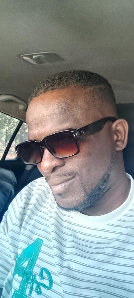 Morriscom2's tweet image. Give me your location and I will be right there!!Coz my dog is on probation and another 25Life✌️✌️