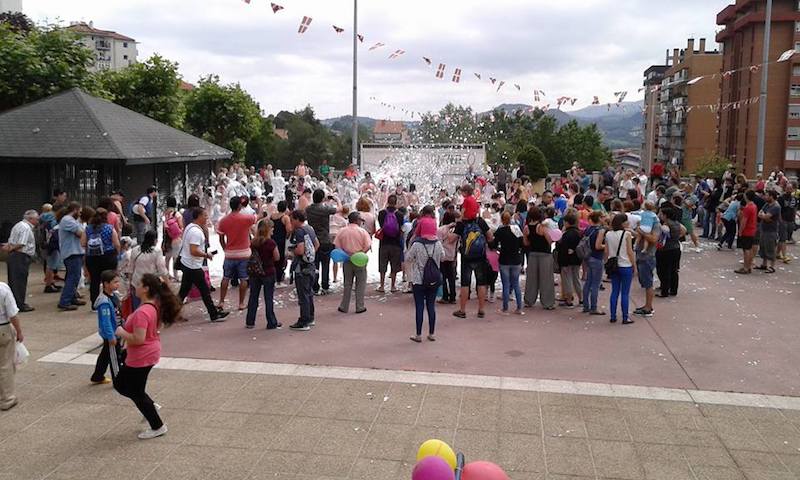 Auzo elkarteko kideek piztuko dute Galtzarabordako jaietako txupina
oarsoaldea.hitza.eus/2025/06/19/40-…
#Errenteria #Orereta #Galtzarabordajaiak