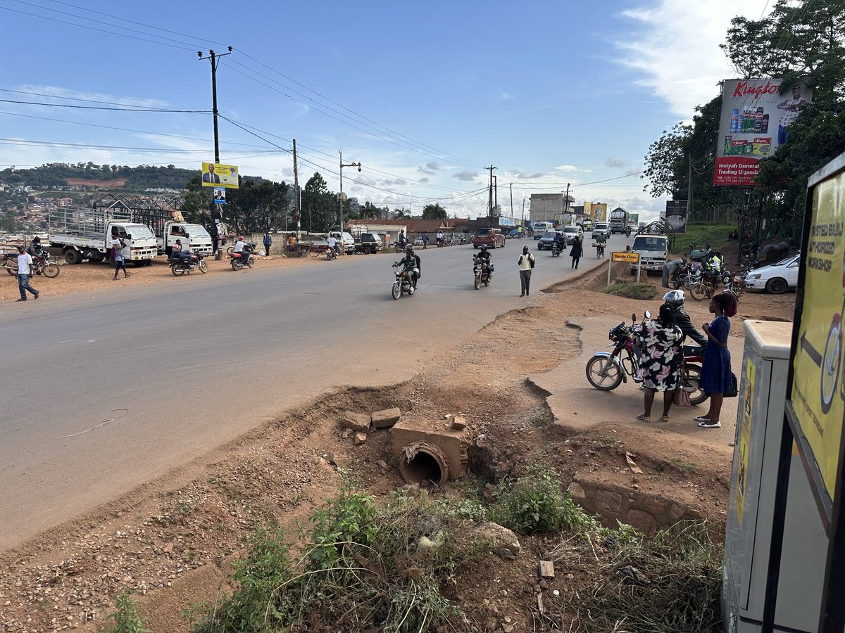 Cyclists on Banda Road to Jinja face high risk of a road incident.

You’re forced to share the road with sharing lanes with fast-moving vehicles &amp; boda bodas,  engine-powered machines. 

We urge the responsible authorities to designate a dedicated cycling lane on this road.