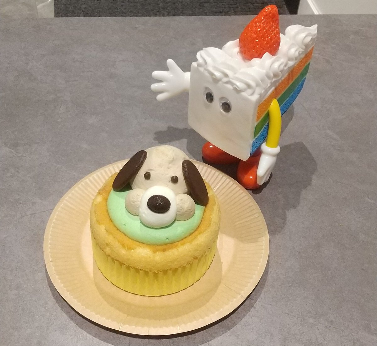 vmaimnpt's tweet image. コージーコーナーの愛犬の日のシフォンケーキと一緒に🐶🍰
1ヶ月前なんですけどね…投稿するの忘れてました😂

#フレーバーズ 
#FLAVORS