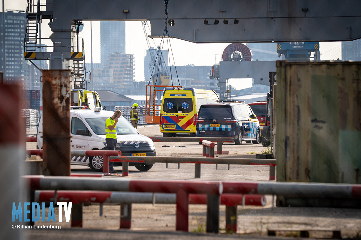 Twee doden en twee zwaargewonden bij ongeval op schip in Waalhaven, Rotterdam