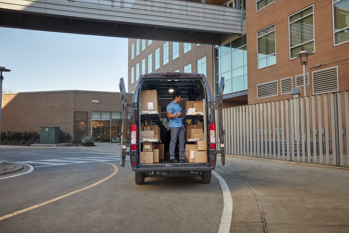 StellantisNAEsp's tweet photo. Divide y vencerás. La @RamTrucks ProMaster está lista para el trabajo. Repleta de soluciones personalizadas —estanterías, paneles perforados, cajones — se adapta a tus necesidades. Optimiza el espacio, agiliza tareas y lleva todo lo que necesites, a donde lo necesites.
#MundoRam https://t.co/gtKO4LLFC4