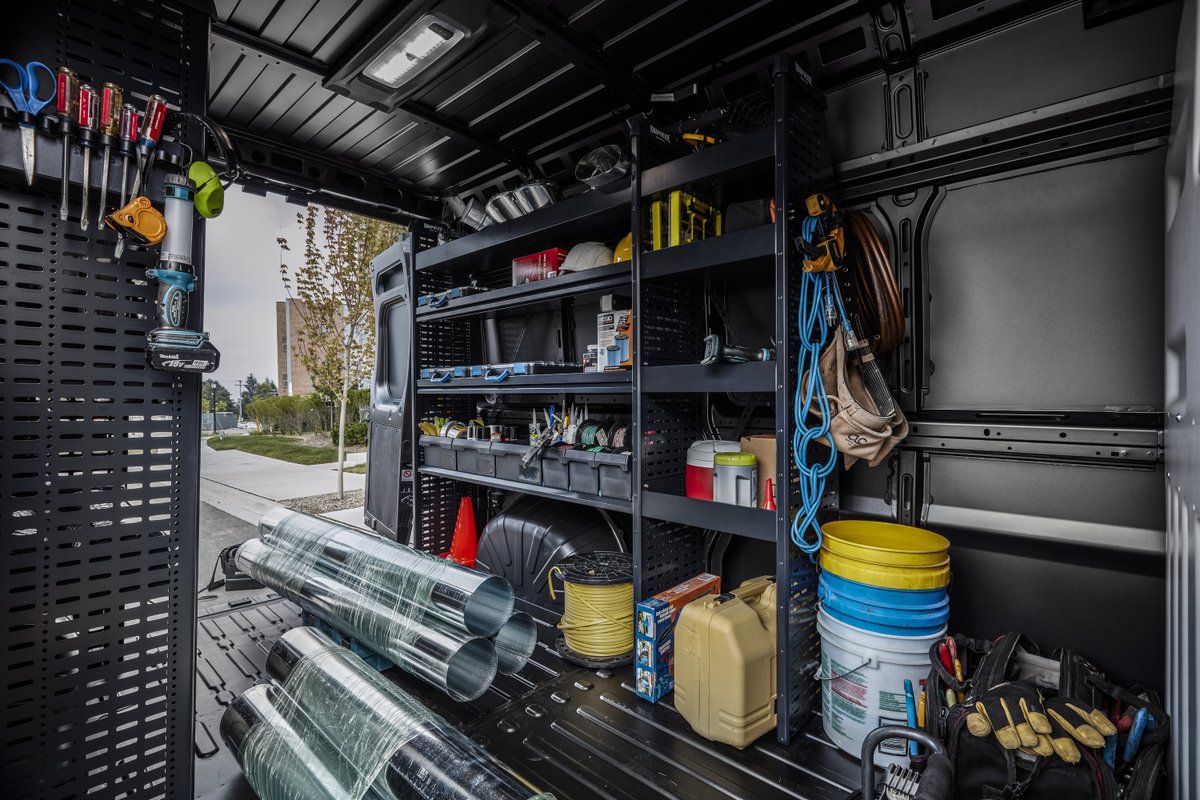 StellantisNAEsp's tweet photo. Divide y vencerás. La @RamTrucks ProMaster está lista para el trabajo. Repleta de soluciones personalizadas —estanterías, paneles perforados, cajones — se adapta a tus necesidades. Optimiza el espacio, agiliza tareas y lleva todo lo que necesites, a donde lo necesites.
#MundoRam https://t.co/gtKO4LLFC4