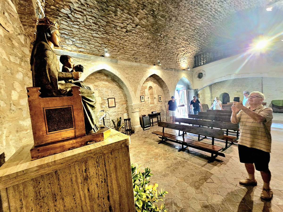 El nombre i diversitat de visitants que aquest any han volgut passejar pel patrimoni de #SantaOliva s'ha incrementat considerablement.
Des d'ADHSO aportem l'energia de la societat civil per donar a conèixer aquest territori, força desconegut i amb bons fonaments històrics.