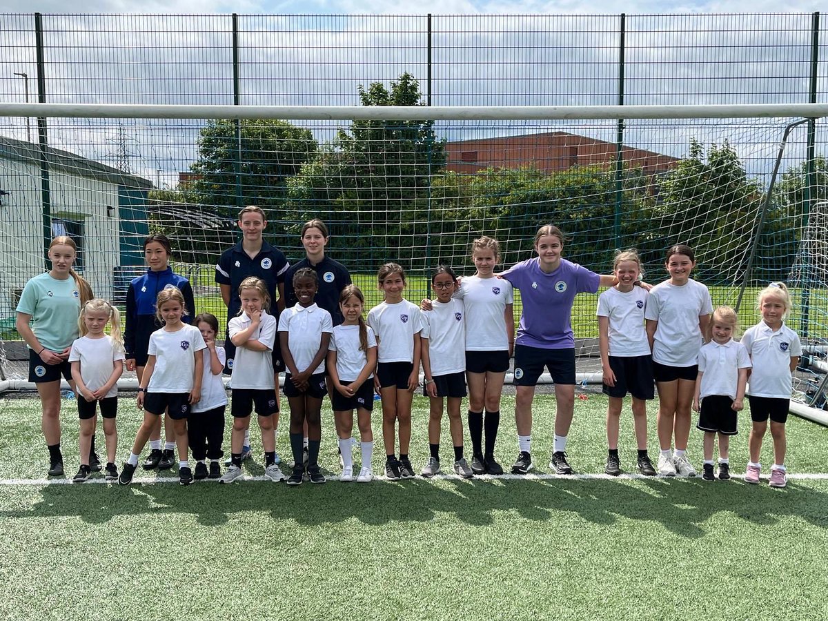 We had a lovely visit from some talented young girls from Grosvenor Park Primary School, who joined us for drills and football fun!💙

Hopefully a step in inspiring the next generation of female players!🦭