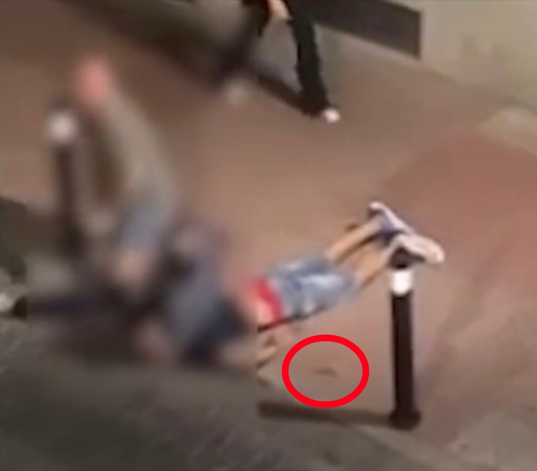 Celtibericus's tweet photo. @elmundoes Recordad, no odiamos lo suficiente a los panfleteros.

Un magrebí te atraca a punta de navaja y tienes que dejarte apuñalar para que Lo Mundo no llore la muerte de un parasito delincuente. https://t.co/w0Q5fyU2kN
