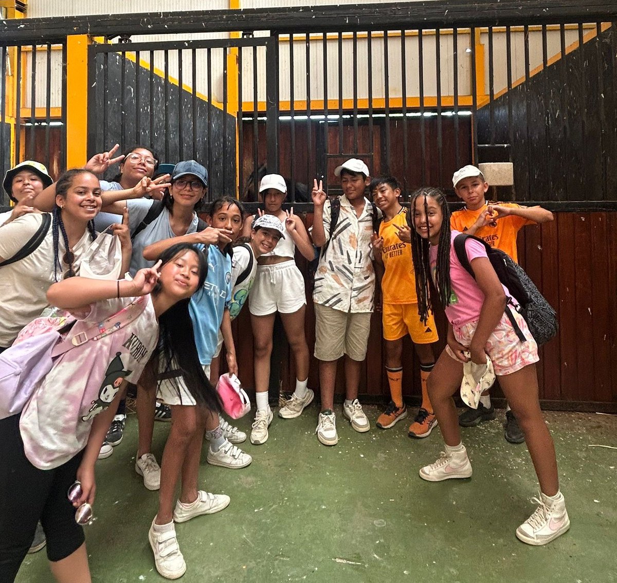SUMMERNATURA's tweet image. 🐎 18 06 2025 English Immersion en Fuentelencina | Día 3 en el campamento de inglés. Excursión, animales y misterios por resolver.

summernatura.com/18-06-2025-eng…

.

#campamentodeingles #englishsinmersivecamps #englishimmersion #inmersiondeingles #inmersiónlingüística
