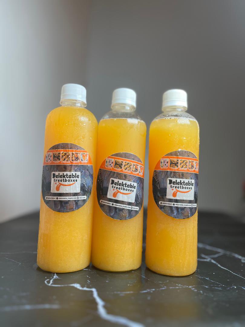 nutz_n_chops's tweet image. Day 4 of showing up🥳🥳
Today we are preaching the gospel of freshly mad fruit juices from @DTboxess and peanuts from Nutz&chops 😃😃
We have flavored peanuts for sale from the pouches, to the jars😄😄 prices from 2000 upwards.
Call/whatsapp-08039108947
Abule Egba,Lagos