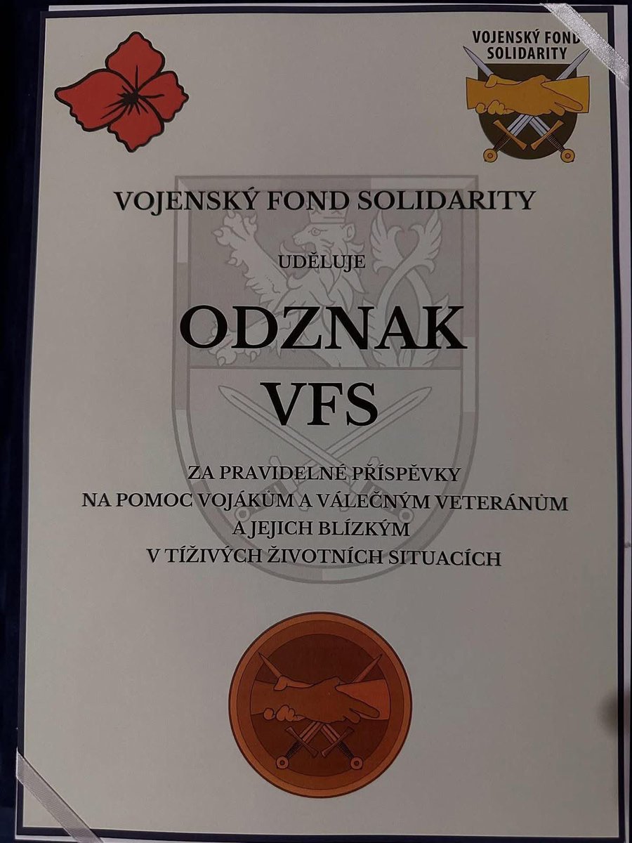 🎖 Dominik Humburger převzal odznak za trvalou pomoc Vojenskému fondu solidarity. Obdržel jej z rukou ministryně obrany Jany Černochové při otevření Kontaktního místa pro válečné veterány v Liberci 
Děkujeme, že pomáháte. Nejen finančně,ale i lidsky 💙🌺
fondsolidarity.mo.gov.cz/aktuality/domi…