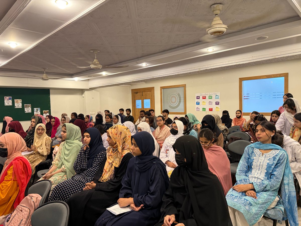 NumsOfficial's tweet image. NUMS GYM Club held an inspiring Student Engagement Session on May 15 with Mr. Fahad Shahbaz from the PM Youth Programme. From youth initiatives to PM-signed certificates, the event celebrated student leadership &amp;amp; sustainability! 

#NUMS #GreenYouthMovement #PMYouthProgramme